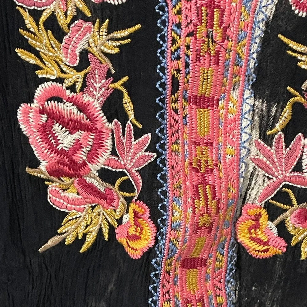 Calessa Black Embroidered Tunic Top Floral Tie Dye Boho Artsy Western Indie 2X - Picture 6 of 10